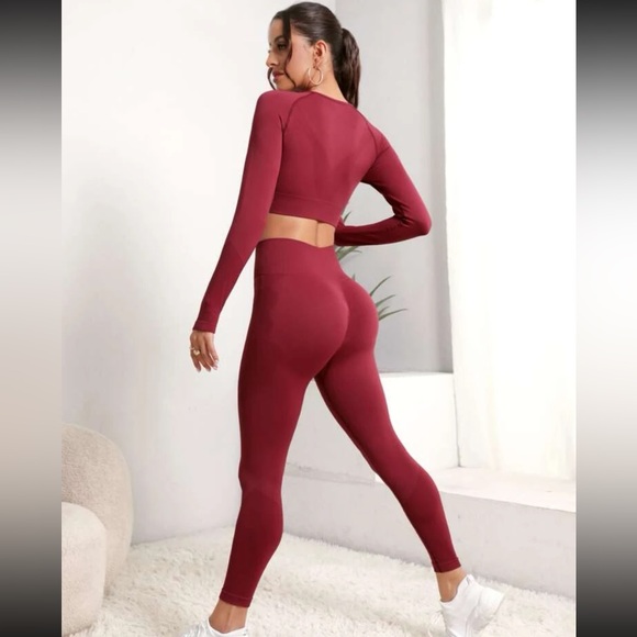 SHEIN Seamless Raglan Sleeve Sports Set // Size Medium (6) // Color: Burgundy - Picture 2 of 7